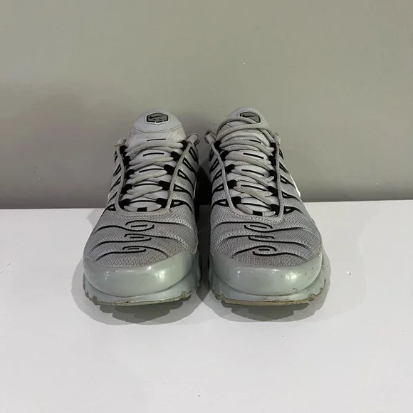 Nike Air Max Plus TN Wolf Grey Lace Up Men's Sneakers Size 9 - Picture 6 of 11